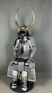 ชุดเกราะซามูไรหนังแท้ทำมือ ของแท้ สำหรับผู้ใหญ่ทุกเพศ มีสินค้าในสต็อก ผลิตจากโรงงานโดยตรงจากซานตง สำหรับใช้ในภาพยนตร์และละครโทรทัศน์ - Product Image 3