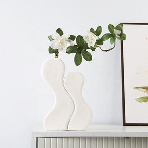 Vase en céramique décoratif créatif Art Déco, nouveau design 2024, pour la décoration de la maison et les anniversaires - Product Image 6