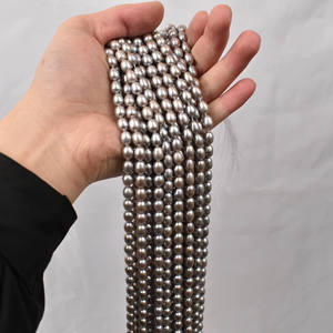 Perles de riz grises irradiées 4-8 mm Mini perles blanches naturelles d'eau douce DIY Accessoires semi-finis faits à la main - Product Image 2