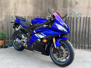 Yamaha1 YZF <span class=keywords><strong>R6</strong></span> 600cc 4 cylindres refroidi par eau : Moto sportive, puissance de niveau piste, confortable et de haute qualité - Product Image 1