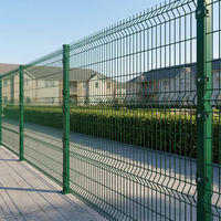 Buiten 3D gebogen hekwerkpanelen van gegalvaniseerd staal, roestvrij draadgaas, beveiligingsomheining voor tuin en erf, privacybescherming