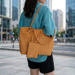 Sac fourre-tout en paille imperméable personnalisé 2025 pour femme, grande capacité 11L, motif lettres, sac à bandoulière tendance pour la plage d'été - Product Image 4