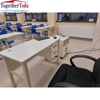 Bureau de travail moderne blanc durable au design épuré avec tiroirs en métal et en bois pour l'école ou le bureau