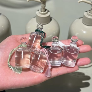 Offre Spéciale : Lot de 10 Échantillons de Parfums Mixtes pour Femme – Mini-sets de 1 à 5 ml pour <span class=keywords><strong>Retouches</strong></span> Quotidiennes – Assortiment Floral/Fruité/Boisé – Eaux de Parfum en Spray - Product Image 6