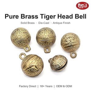 Campanella a forma di testa di tigre in ottone puro - Campanella in ottone anticato a forma di animale, campanella in ottone pressofuso per amuleto portafortuna, ciondolo per collare di animali domestici, decorazione - Product Image 1
