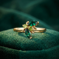 Grüner Kristallring Marquise Oval Vergoldet Krappenfassung Feiner Schmuck Personalisiert Graviert Florales Design Geschenk