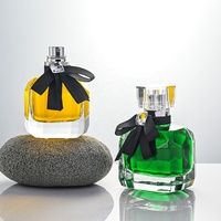 Flacon de parfum en verre carré de luxe de 30 ml, 50 ml, 100 ml avec logo personnalisé et boîte cadeau, emballage de conteneur de parfum en gros