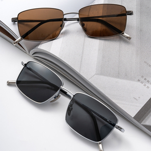 Gafas de Sol Retro Nuevas al por Mayor, Montura Pequeña, Polarizadas, Montura Completa, Moda Unisex, Logotipo Personalizado, Marca Privada, Cuadradas - Product Image 1