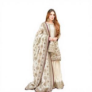 Salwar Kameez Premium con Bordado Floral, Corte Entallado, para Invierno, Casual, Fiestas, Bodas, Estilo Étnico, Tela Faux Georgette India - Product Image 3