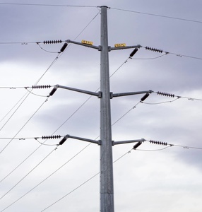Poste de Lámpara Eléctrico Telescópico de Acero Tubular Q235B Personalizado de 15M, 25M, 30M, 35M para Líneas de Transmisión Eléctrica - Precio - Product Image 1