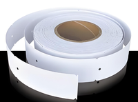 Étiquettes suspendues en carton personnalisables avec codes-barres, forme sur mesure, impression offset pour usage intérieur dans les applications cadeaux et artisanat