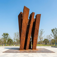 Sculpture de jardin en acier Corten résistant aux intempéries, statue géante personnalisée en acier Corten effet dalle fissurée pour bâtiment urbain