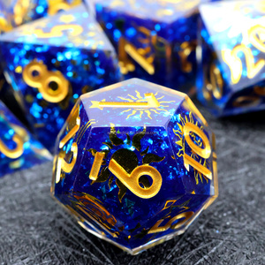 Jeu de dés polyédriques créatifs à bords vifs en résine, faits à la main, avec un thème mystérieux pour les jeux de table Dungeons & Dragons - L8 - Product Image 5