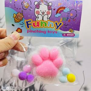 Juego de Juguetes de Peluche con Forma de Pata, Suaves y Peludos, Sensoriales, Antiestrés, con Forma de Garra, Regalo Novedoso para Niños y Adultos - Product Image 2