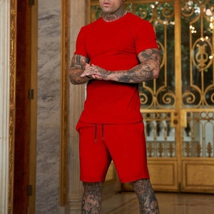 Completo Sportivo Estivo da Uomo 2 Pezzi con Logo Personalizzato OEM/ODM - Estate 2024, Tinta Unita con Ricamo, Taglie Forti, Pantaloncini Jogger per Palestra e Fitness - Product Image 4