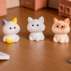 Mini chaton écologique en résine Figurine mignon bricolage ornement de noël pour bureau ou modèle de voiture Technique de peinture - Product Image 2