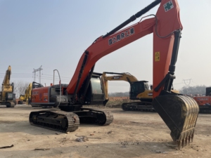 เครื่องยนต์ทรงพลัง ประสิทธิภาพเชื่อถือได้ ระบบไฮดรอลิกทำงานราบรื่น รถขุดมือสอง Hitachi ZX240-3G ZX240-3 ZX240-5G สำหรับงานหนัก - Product Image 2