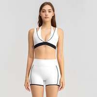 Ensembles d'entraînement personnalisés pour femmes : Soutien-gorge de sport dos nu, Leggings ou shorts taille haute effet ventre plat, Marque privée OEM, Ensembles de yoga pour femmes
