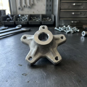 Insert de moyeu professionnel en alliage pour moto, composant de mise à niveau de roue, conçu avec précision pour motos - Product Image 1