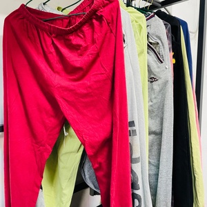 กางเกง<span class=keywords><strong>เต้น</strong></span>รำสีแดงชมพูสดใส ยืดหยุ่น สปอร์ต ขายส่งจำนวนมาก เสื้อผ้า<span class=keywords><strong>มือ</strong></span><span class=keywords><strong>สอง</strong></span>แบบมัดรวม โรงงานแจ็ควิน ตงกวน ราคา EXW - Product Image 4