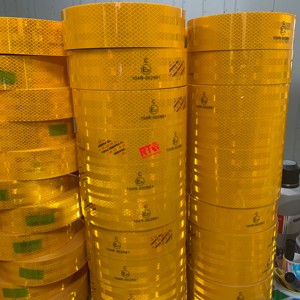 Rtlite ได้รับการรับรองจาก PMMA E-Mark สติกเกอร์สะท้อนแสงรถยนต์แบบม้วนสติกเกอร์รถบรรทุก2นิ้วเรเดียมม้วนจุดรถบรรทุกเทปสะท้อนแสง - Product Image 2