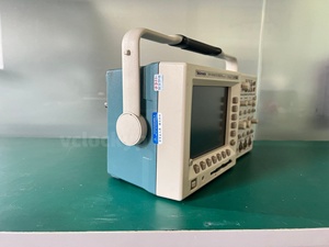 Osciloscopio Tektronix TDS3054B DPO de 4 Canales, 500MHz, 5GSa/s, en buen estado de segunda mano - Product Image 3