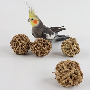 Natural Grass Ball Takraw Ball Papagei Gnaws Dekompression Lernspiel zeug Spezielle Vogels pielzeug zubehör für Hunde und Katzen - Product Image 4