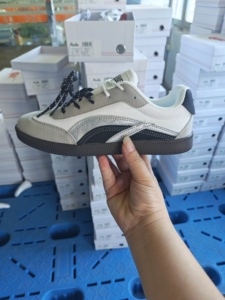Zapatillas Retro GAT Estilo Clásico y Chunky Dad Shoes, Lote de 800 Pares, Zapatillas de Moda, Liquidación - Product Image 3