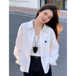 เสื้อเชิ้ตแขนยาวสีขาวลำลองคุณภาพสูงสำหรับผู้หญิง ปี 2026 แฟชั่นยอดนิยม ปักลายเล็กน้อย จากโรงงานผู้ผลิต - Product Image 4