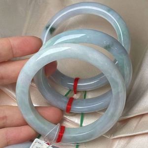 Jadéite Micro Défaut Liquidation Usine En Gros Émeraude Naturelle Nouveau Type <span class=keywords><strong>Jade</strong></span> Délicat Concubine Impériale <span class=keywords><strong>Jade</strong></span> Bracelet Bijoux - Product Image 3