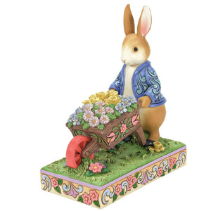 Pâques Peter Rabbit pousse une brouette pleine de fleurs invitantes Statue - Product Image 3