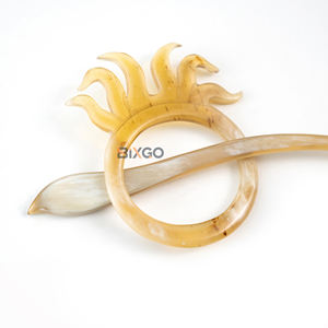 Pique à cheveux artisanale en corne de buffle, design pieuvre vintage, en matériau naturel et biologique, pour cheveux épais, vente en gros - Product Image 3