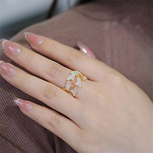 Elegante Anello a Mezza Fascia con Foglia di Ginkgo per Donne, Gioiello da Dito alla Moda - Product Image 6