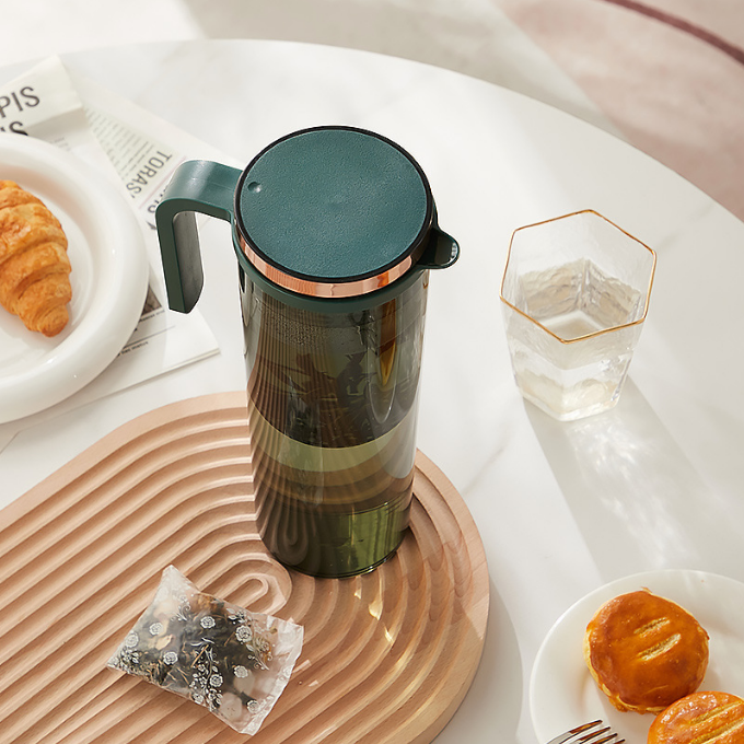 Pichet Plastique Pichet à Eau En Plastique Avec Couvercle Sans BPA Pour Boissons Chaudes/ Froides, Jus De Fruits, Thé Glacé (bleu Ciel, 2,4 L Cruche A Eau