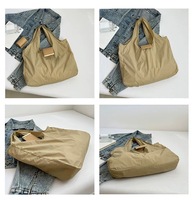 Sac de courses pliable en polyester réutilisable avec logo personnalisé imprimé, pochette en PU, porte-clés, sacs fourre-tout pliables
