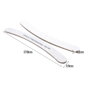 <span class=keywords><strong>Lime</strong></span> à ongles double face en plastique en forme de <span class=keywords><strong>banane</strong></span> avec planche d'émeri gris Outil de manucure imprimé avec logo personnalisé Forme incurvée pour le soin des ongles - Product Image 2