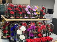Cadeau pour la Saint-Valentin, rose éternelle naturelle dans un dôme en verre, nouveau design, rose préservée dans un dôme en verre avec 8 roses