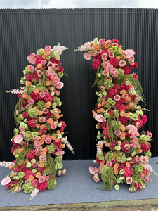 Arco Floreale di Lusso Verde con Decorazioni Floreali Rosa Caldo e Fucsia per Matrimoni e Decorazioni da Tavola - Product Image 2
