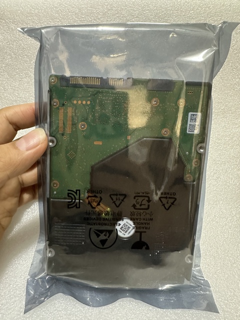 For WD West 16TB HC550 Internal Hard Disk WUH721816ALE6L4 New 16T Mechanical SATA 3.0 Expansion Port Hard Drive Servers Used Pro