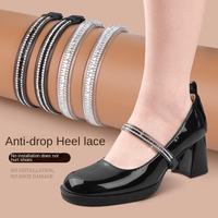 Nouveau style, vente chaude : Paire de talons hauts élégants et réglables en plastique à large bande, avec talon anti-chute, confortable et orné de strass brillants.