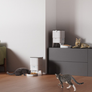Smart Pet <b>Feeder</b> Automatic 4L <b>Cat</b> Dog <b>Feeder</b> Timed Quantitative Feeding Detachable Us Plug Black And White - Product Image 2