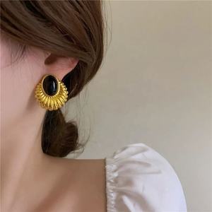 French Retro Geometric High-end <b>Black</b> Oval-shaped Women's <b>Gold</b> Plated Stud <b>Earrings</b> Elegant Temperament Silver Needle Party - Product Image 3