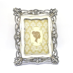 Lixinxing <strong>photo</strong> <strong>frame</strong> <strong>innovative</strong> <strong>design</strong> carved gold resin environmentally friendly support oem - Product Image 1