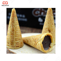 Machine industrielle de remplissage et d'emballage de coupes de crème glacée, de remplissage de cornets de beurre et de chocolat, et machine à mini-cornets de gaufres avec remplisseur