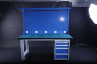 Banc de travail Maker Studio avec panneau perforé, éclairage LED, prise de courant, table en acier robuste, armoire à 4 tiroirs, espace de travail réglable, personnalisable OEM