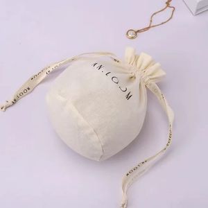Sac cadeau en mousseline avec cordon de serrage, imprimé avec logo personnalisé, réutilisable, fond en coton et lin, autocollant artisanal, emballage textile recyclable - Product Image 2