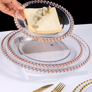 Assiette de présentation <span class=keywords><strong>en</strong></span> <span class=keywords><strong>verre</strong></span> à bordure perlée dorée, raffinée, robuste et transparente, pour la location événementielle et les dîners de mariage - Product Image 3