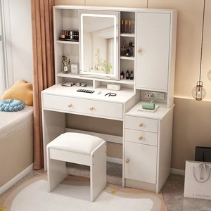 Set Moderno per Camera da Letto con Specchio Illuminato Regolabile, Pannelli Modulari in Legno di Pino e Compensato, Installazione a Pavimento - Product Image 2