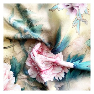 ชุดเดรสผ้าไหมซาตินยืดได้พิมพ์ลายดิจิทัลสไตล์อินโดนีเซีย - Product Image 1