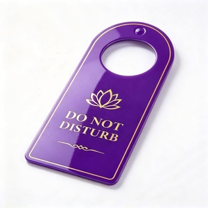 Cartes de porte-hangings haut de gamme en gros, directement de l'usine, pour service en chambre d'hôtel, avec logo couleur personnalisé, impression numérique, marque Bycy - Product Image 1